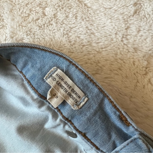Madewell High-Rise Mid-Length Denim Shorts in Adeline Wash - Picture 6 of 9